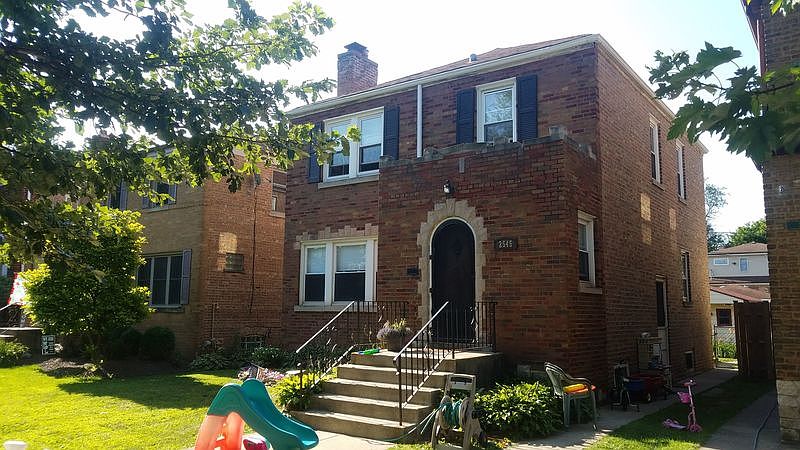 2nd image of 2543 W 110th St