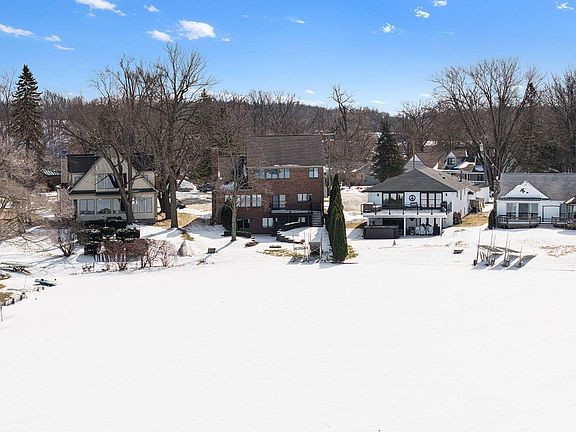 2nd image of 3313 Oak Knoll Dr