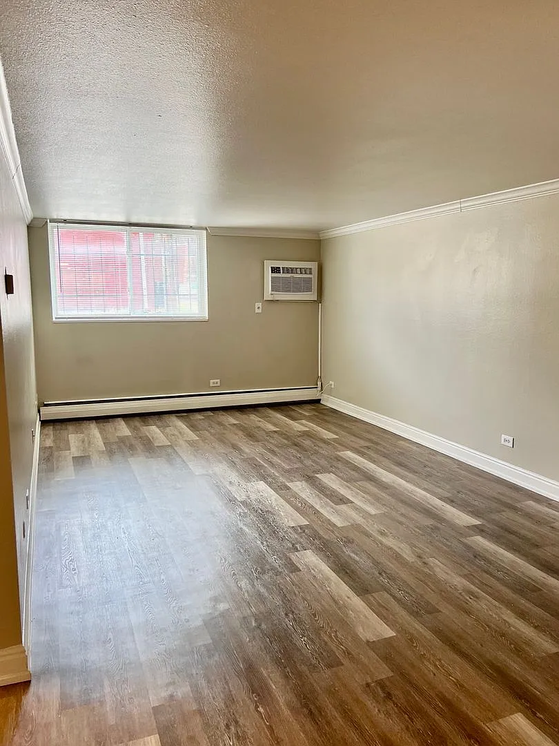 2 bd/1.5 ba unit in CapHill — Photo 3