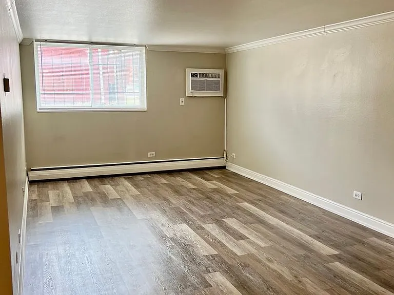 1390 N Emerson St #17 — Photo 3