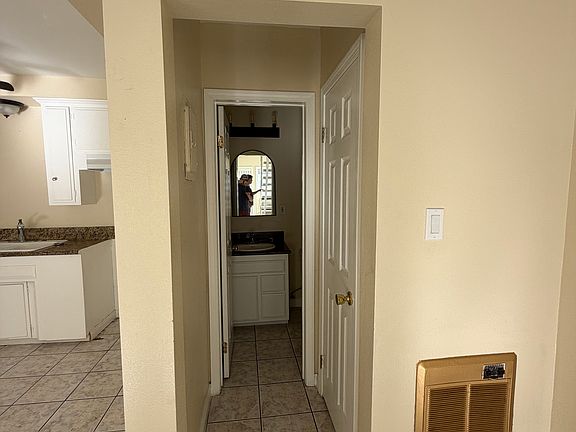 4th image of 11565 Downey Ave #2
