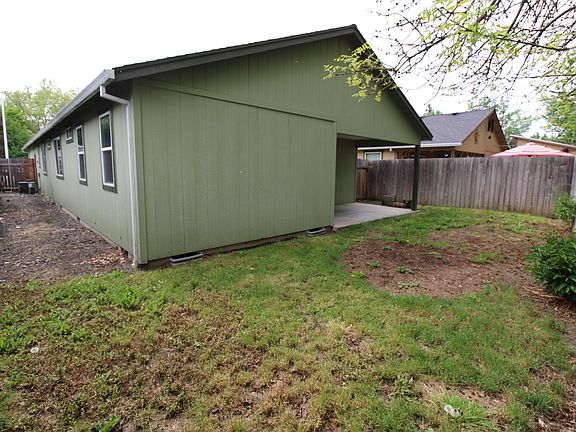 3rd image of 143 Little Butte Dr