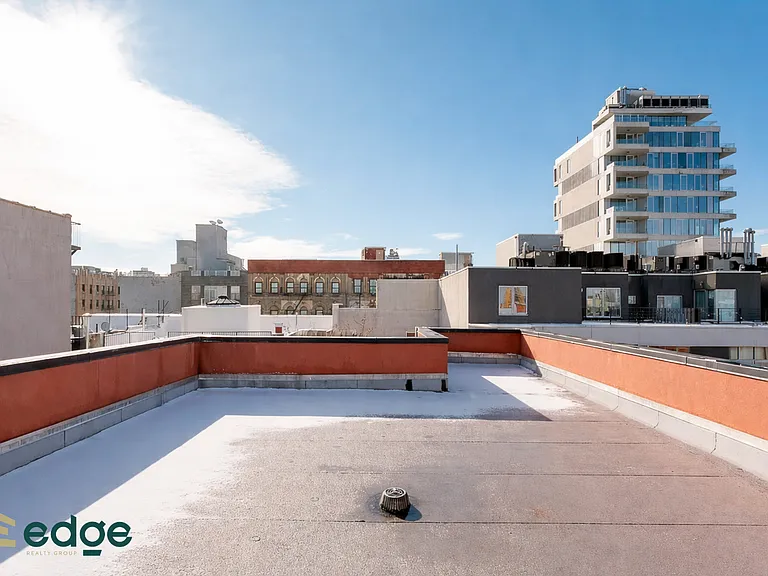 252 Grand St #2B — Photo 10