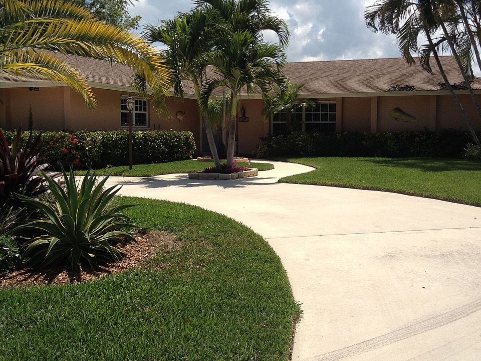 1st image of 39 Yacht Club Pl