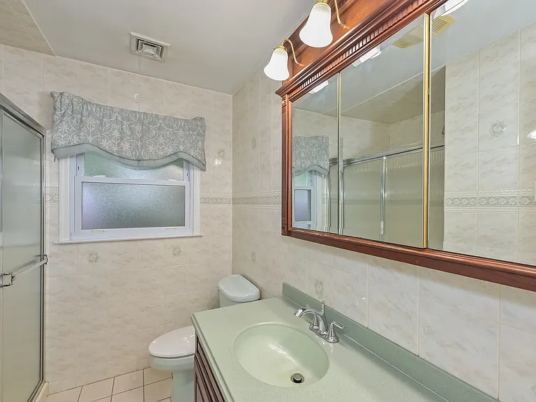 135 Elmwood Ave — Photo 14