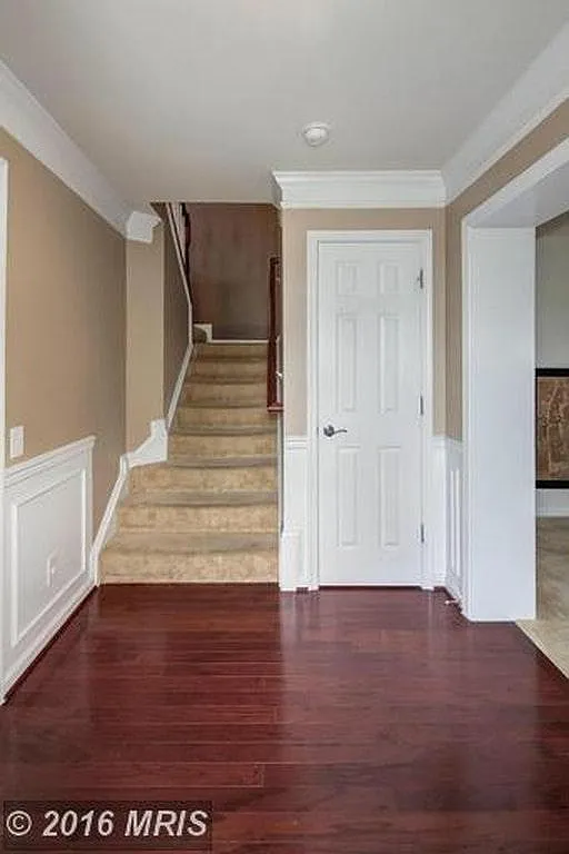 3 bed, 3.5 bath, 2540 sqft, $3,399 — Photo 3