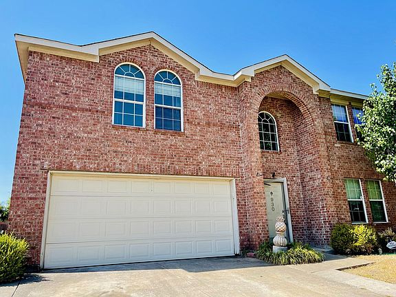 2nd image of 930 Plumeria Dr