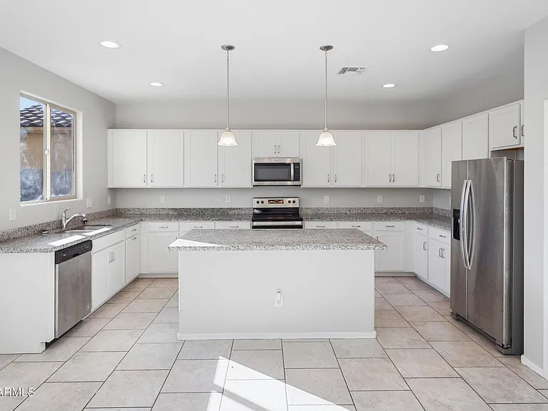 7135 W Rancho Dr — Photo 12