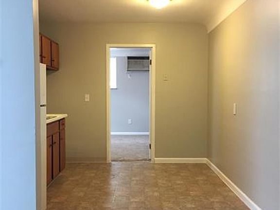3rd image of 307 Pearl St APT 6