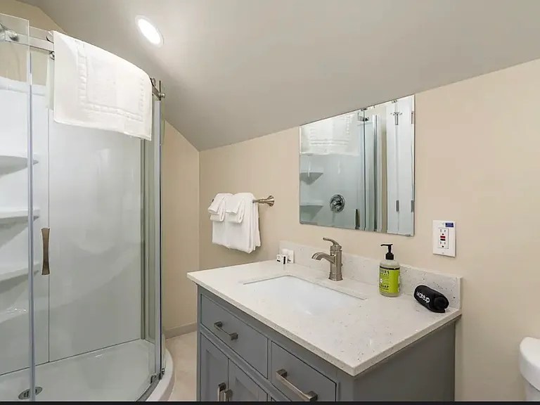 5002 Green Lake Way N #A — Photo 9