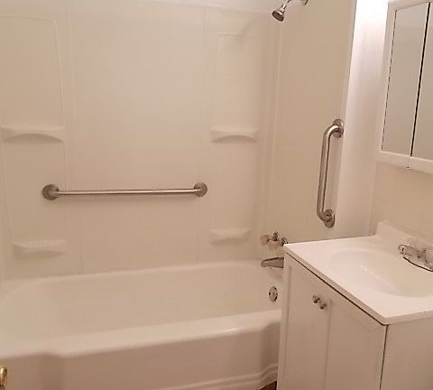 2nd image of 3642 Menlo Rd