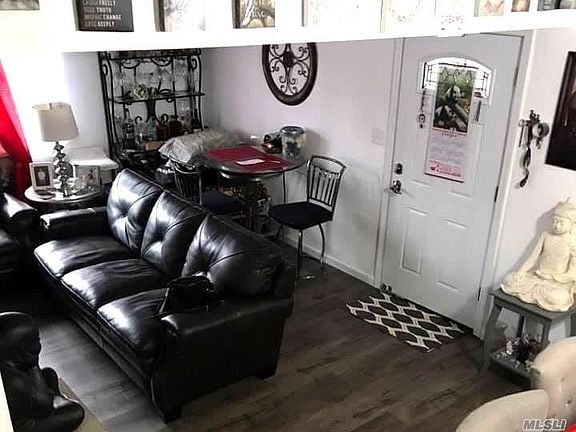 4th image of 278 Feller Dr
