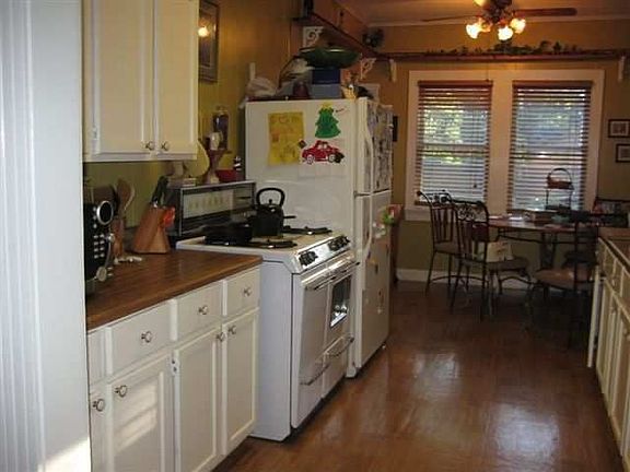 4th image of 2901 Las Palmas Dr