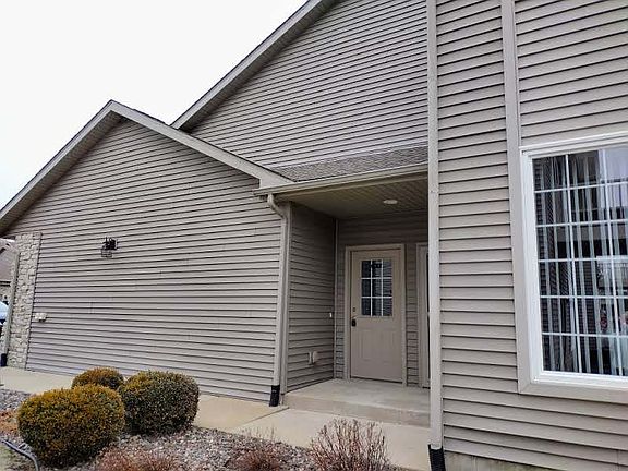 5th image of 617 Queens Ct #617