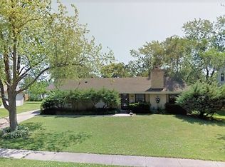 325 Kingman Ln, Hoffman Estates, IL 60169