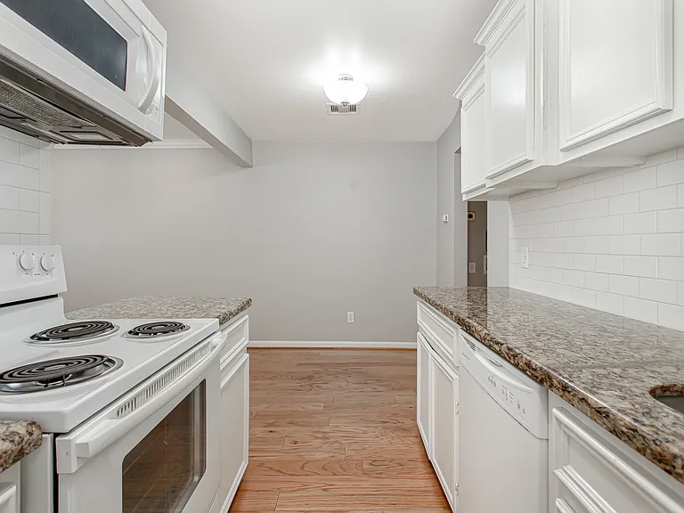 4931 Junius St #8 — Photo 18