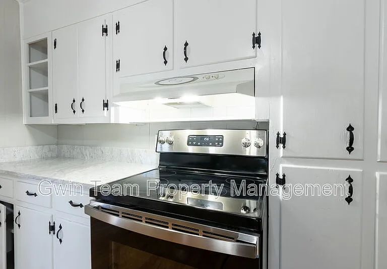 4715 S Lee St — Photo 15