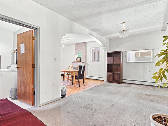 4th image of 11111 81st Ave NW