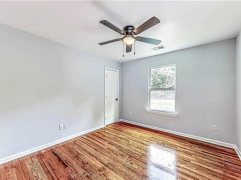 49 Harlan Rd SW — Photo 5
