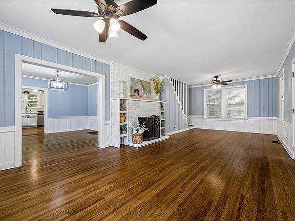 3rd image of 200 Gordon Dr