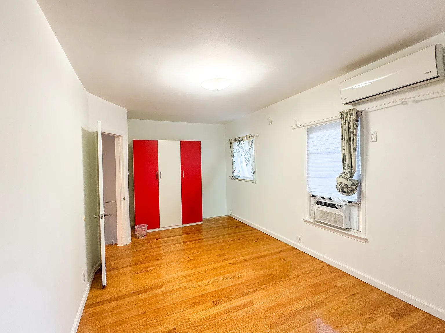 4 bed, 1800 sqft, $3,900 — Photo 2