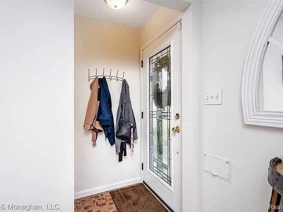 3rd image of 724 S Gainsborough Ave