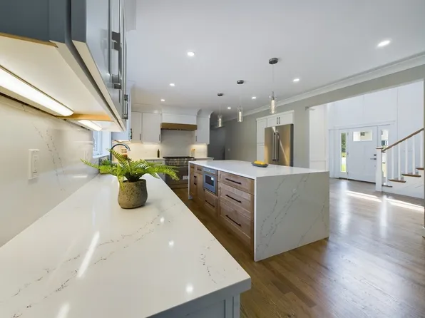 28 Pauline Dr, Natick, MA 01760