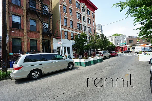 Rented by Rennit Inc. | media 11