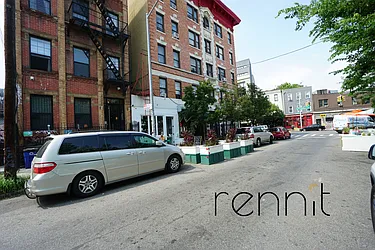 Rented by Rennit Inc.