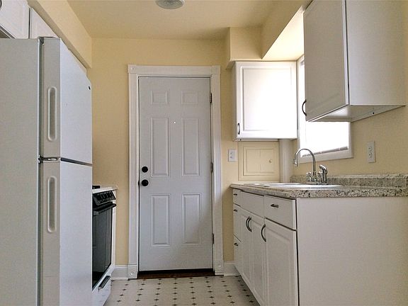 New Kitchen with All Appliances