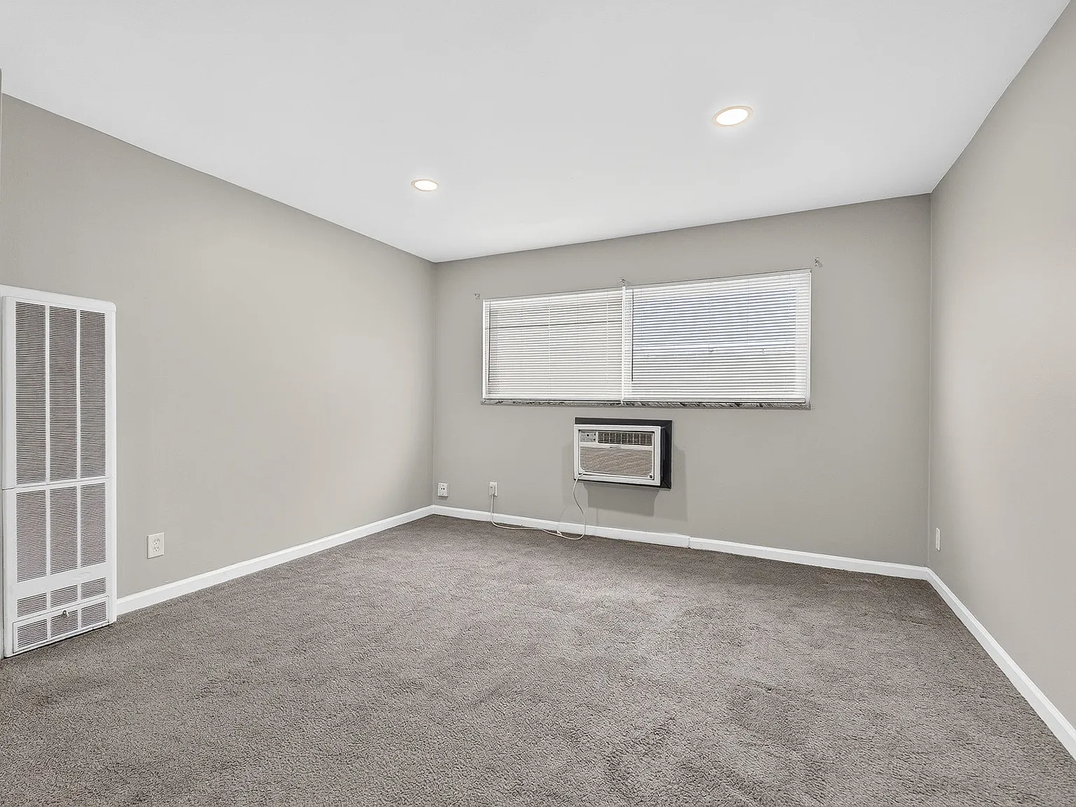 Seabrook Apartments - 3656-M — Photo 4