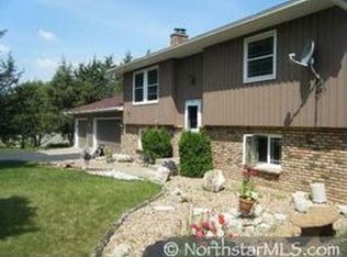 570 Lundy Ln, Hudson, WI 54016