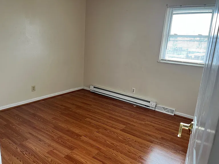 1586 Elston Dr — Photo 4