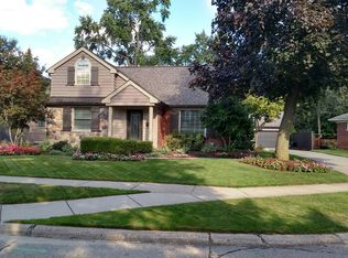 1900 Elmhurst Ave, Royal Oak, MI 48073
