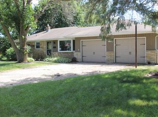 N87W18055 Shepherd Dr, Menomonee Falls, WI 53051