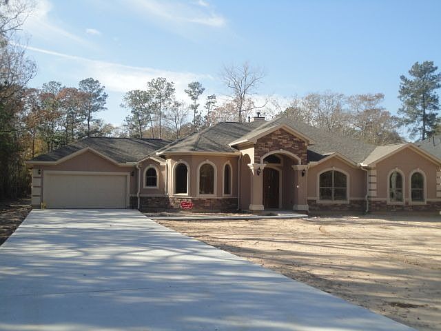 NICE STUCCO HOME