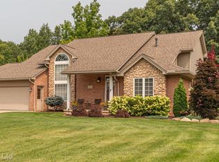 28640 Margaret Ln, New Boston, MI 48164