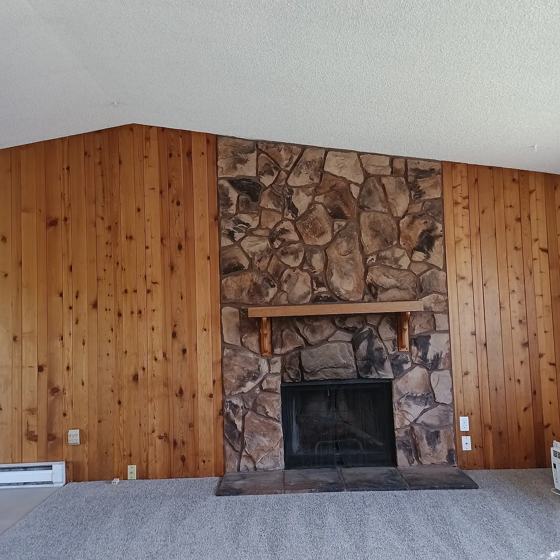 3 bed, 1.5 bath, 1400 sqft, $1,875 — Photo 3