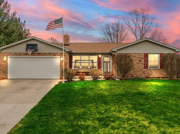 309 Dogwood St NW, Demotte, IN 46310