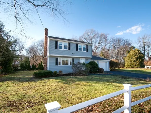 47 Sandra Ln, Weymouth, MA 02188