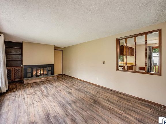 3rd image of 401 3rd Ave SE
