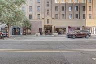  W Adams St 506-001