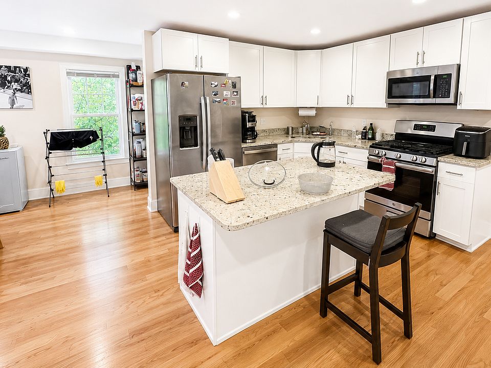1st image of 23 Higgins St #2