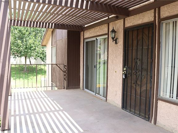 3rd image of 2120 Hawthorne Ct