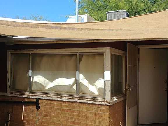 3rd image of 3219 E Monte Vista Dr