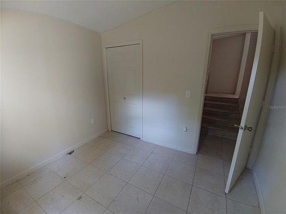 5th image of 220 W Chelsea St