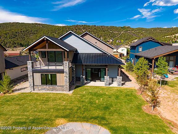 4th image of 340 Pinyon Mesa Dr