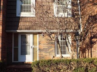 664 Dlyn St, Columbus, OH 43228
