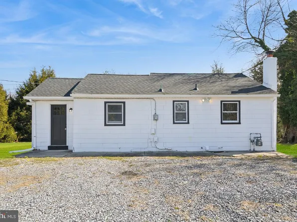 536 E High St, Williamstown, NJ 08094