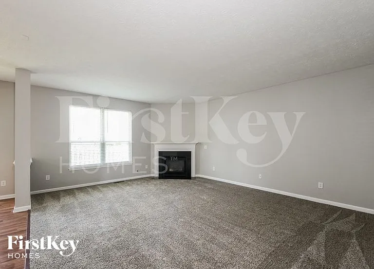 6240 Eagle Lake Dr — Photo 2